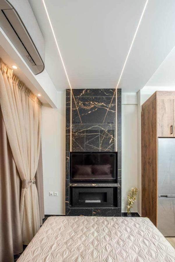 Condo Next To Metro St Athens! Exterior photo
